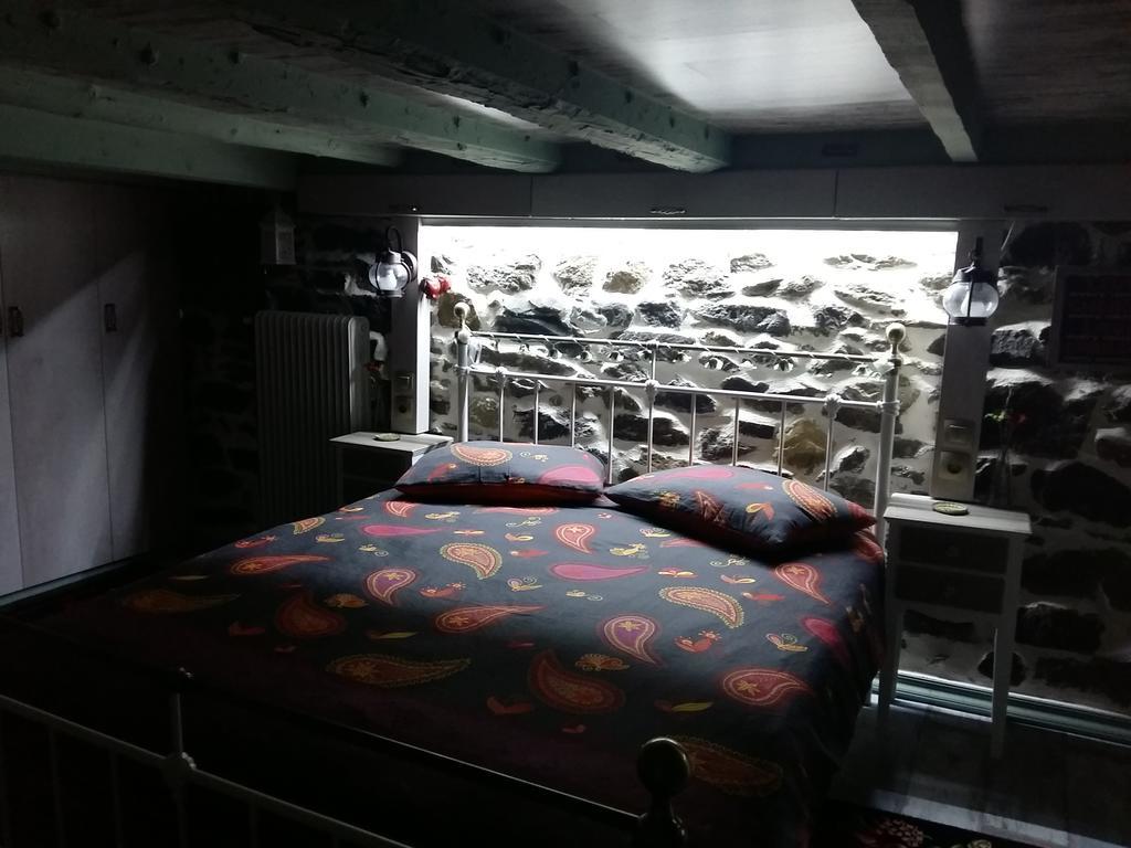 Traditional Guesthouse ตริกาลา ภายนอก รูปภาพ