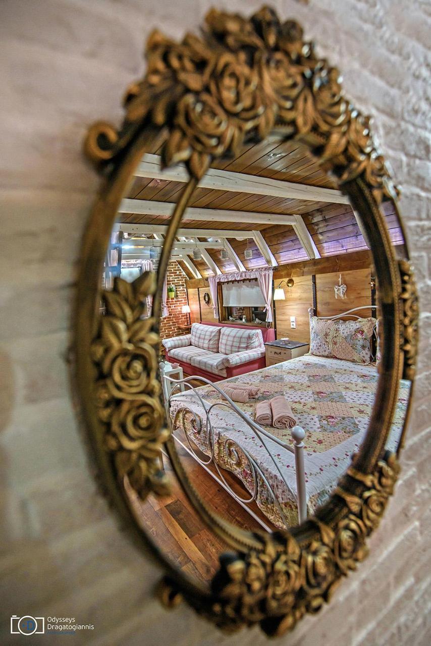 Traditional Guesthouse ตริกาลา ภายนอก รูปภาพ